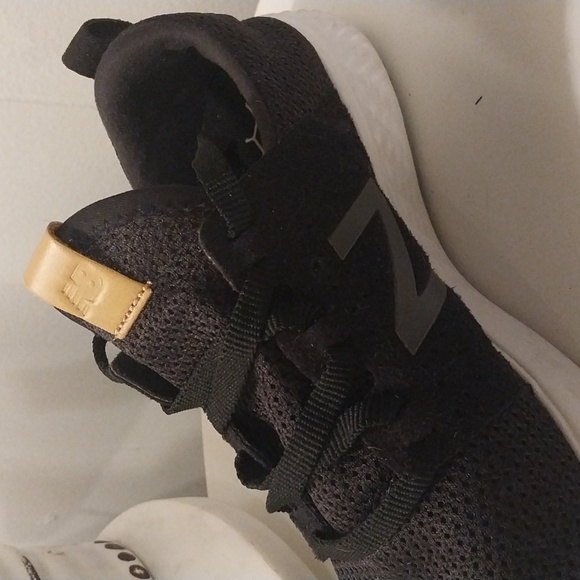 New Balance Fresh Foam Running Shoe - Picture 2 of 12